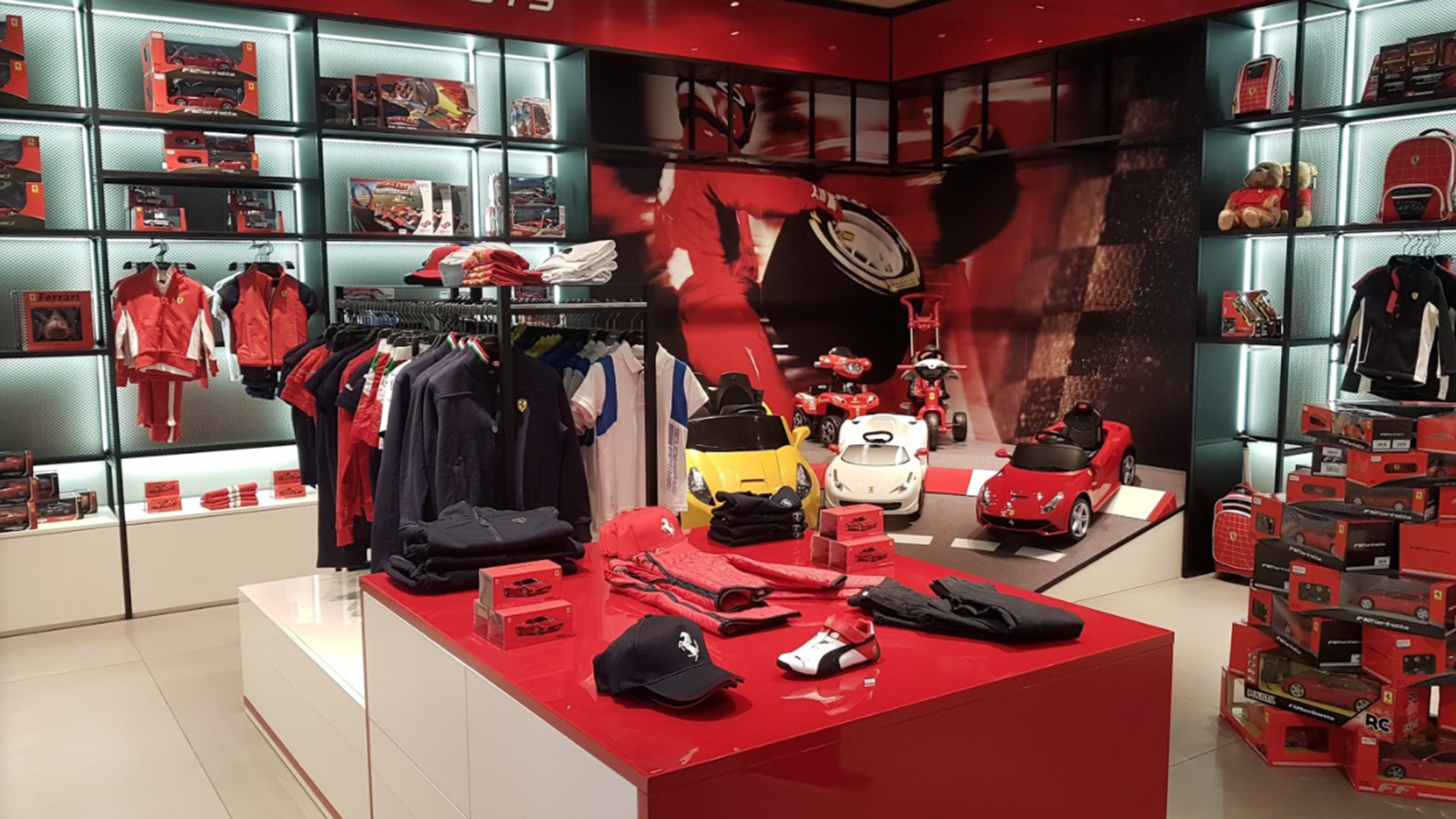 Ferrari Merchandise, Scuderia Ferrari 2023 Team Apparel, Ferrari Racing ...