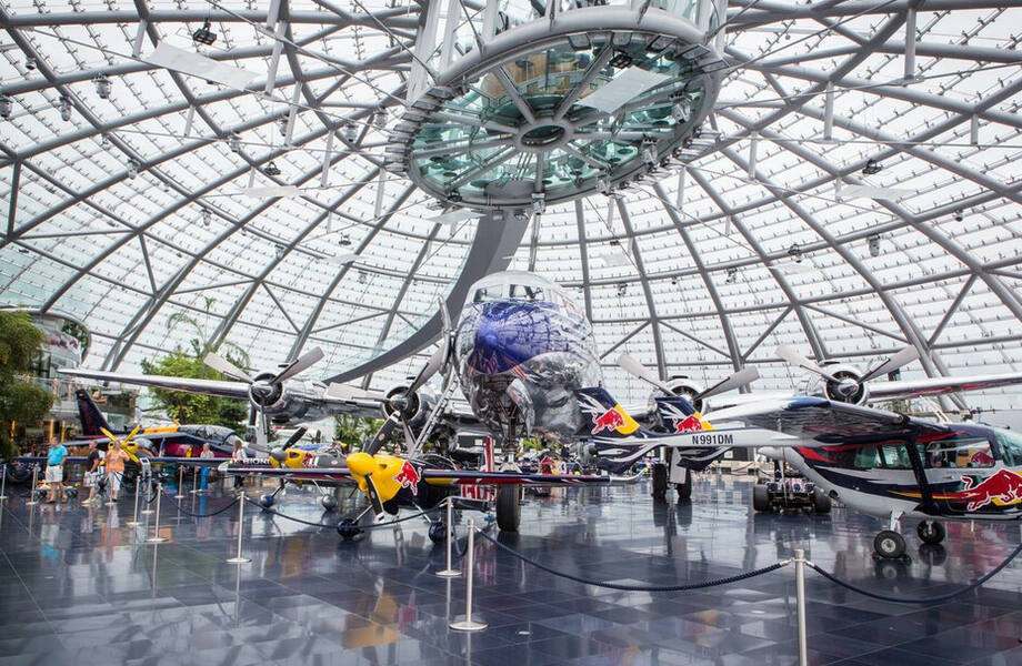 Hangar 7 - A museum in - Austria | Guida Gran Turismo